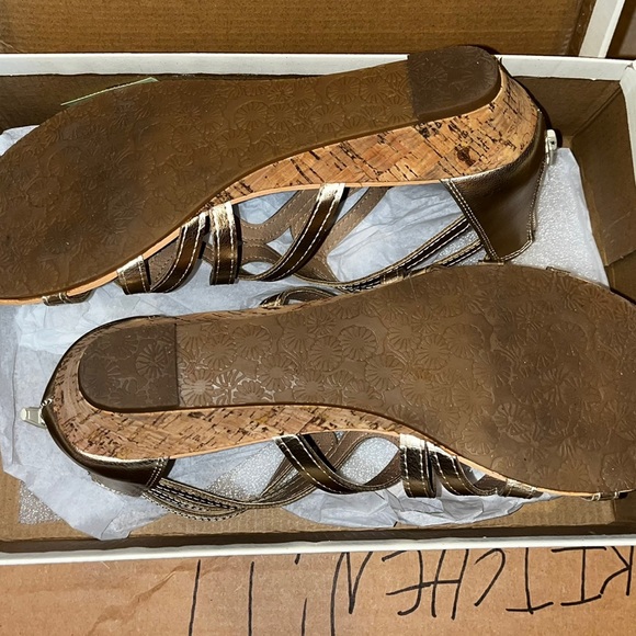 Sandals - Picture 2 of 2